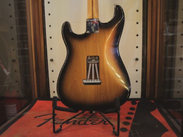 Fender Stratocaster Eric Johnson Modified - Image 3