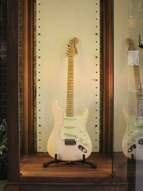 2012 Fender Stratocaster American Special – Pink REFIN